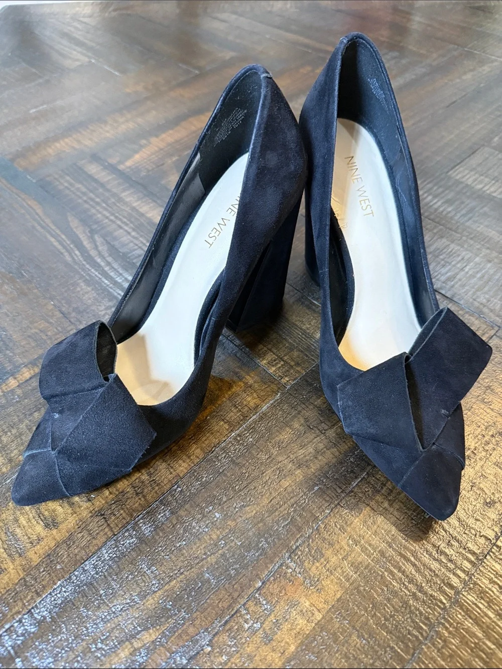 Nine West Haddriana‎ Black Suede Bow Pumps Sz 8 Pointed Toe Heels